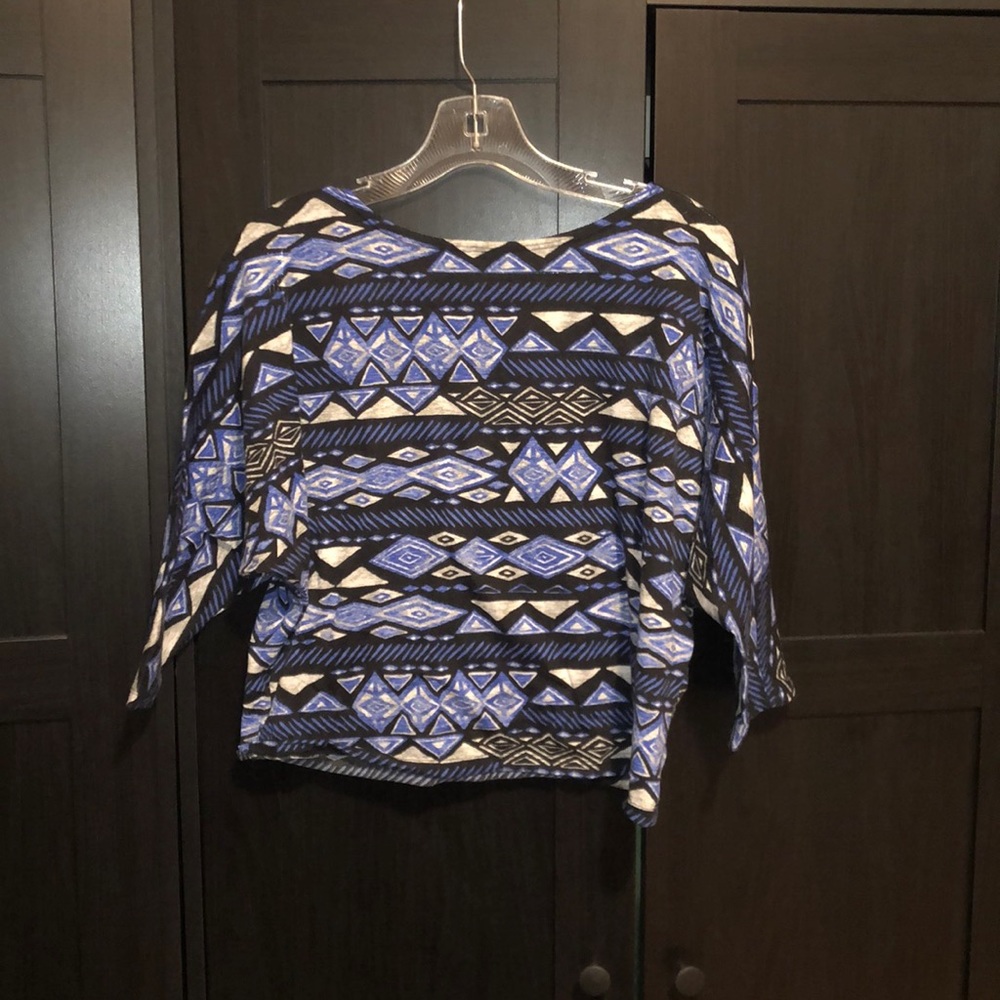 Patterned Crop Top - Picture 2 of 2